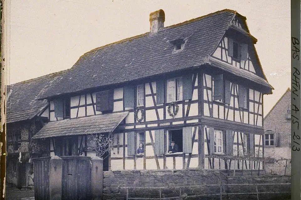 Stimmungsvolle Reiseansicht aus Elsass für Busreise Elsass für Senioren mit Haustürabholung – Reisecheck