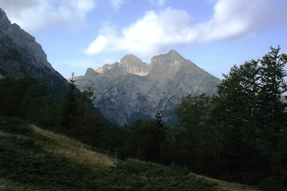 Landschaft und Sehenswürdigkeiten in Montenegro für Busreise Montenegro im Sommer – ehrlich eingeordnet