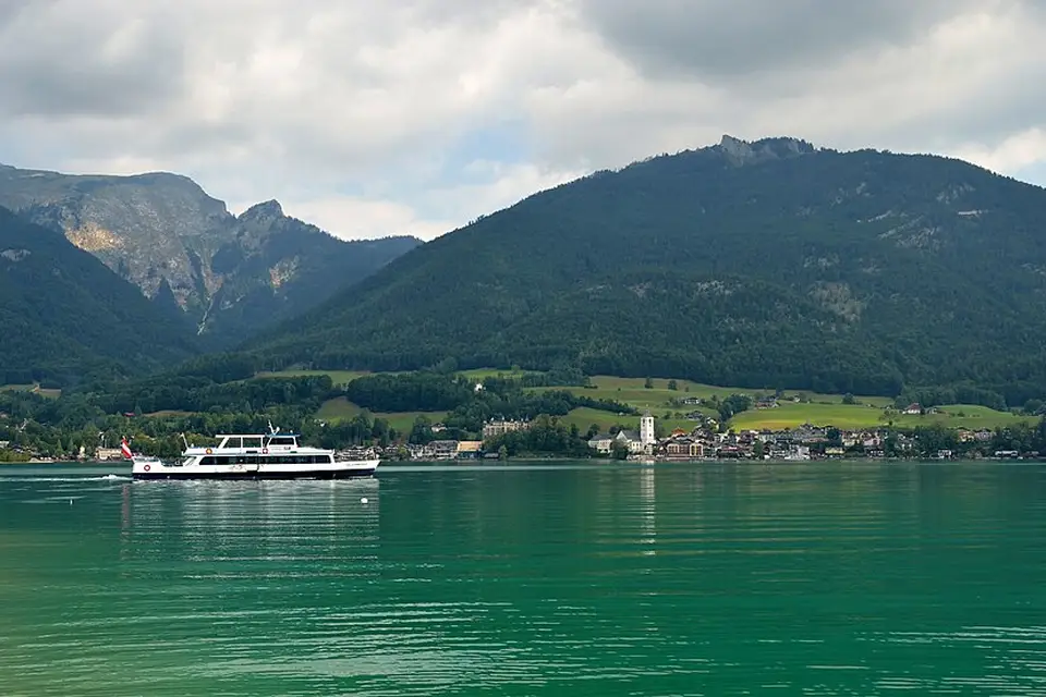 Authentischer Reisemoment in Salzkammergut – passend zu Busreise Salzkammergut ab Frankfurt – Route & Leistungen