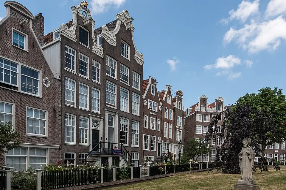 Stimmungsvolle Reiseansicht aus Amsterdam für Barrierearme Busreise Amsterdam – Route & Leistungen
