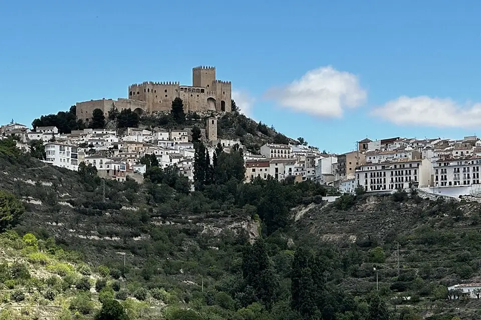 Stimmungsvolle Reiseansicht aus Andalusien für Busreise Andalusien im Herbst – ehrlich eingeordnet