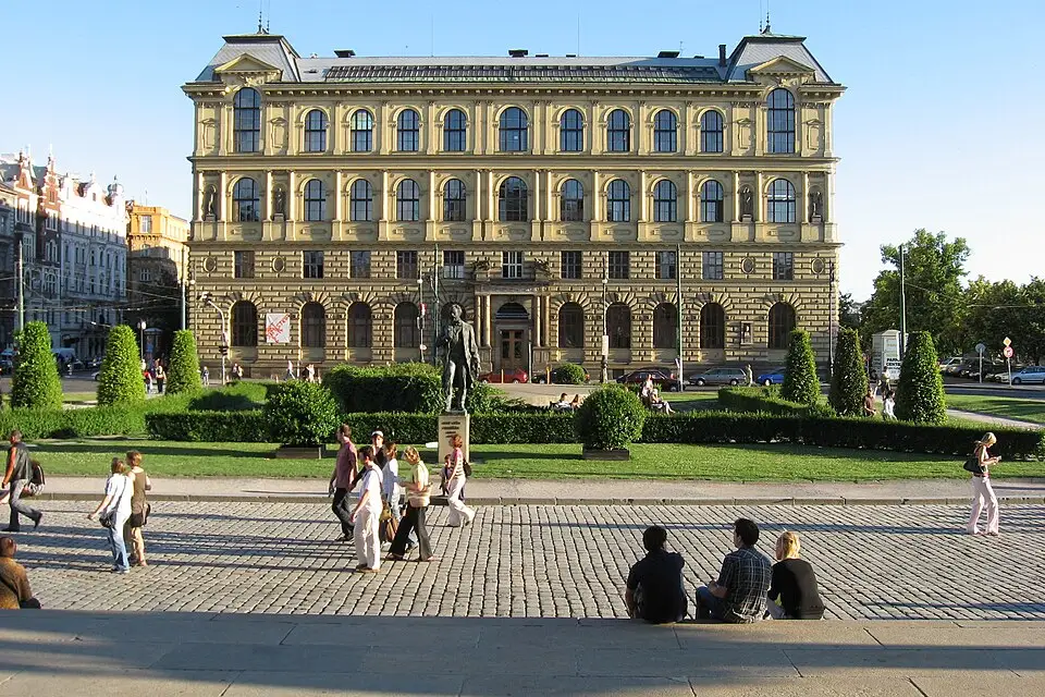 Landschaft und Sehenswürdigkeiten in Prag für Busreise Prag ohne Nachtfahrt – Reisecheck
