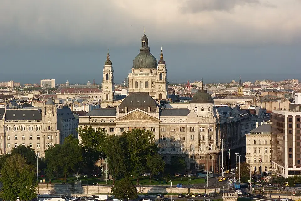 Stimmungsvolle Reiseansicht aus Budapest für Busreise Budapest übers Wochenende – Route & Leistungen