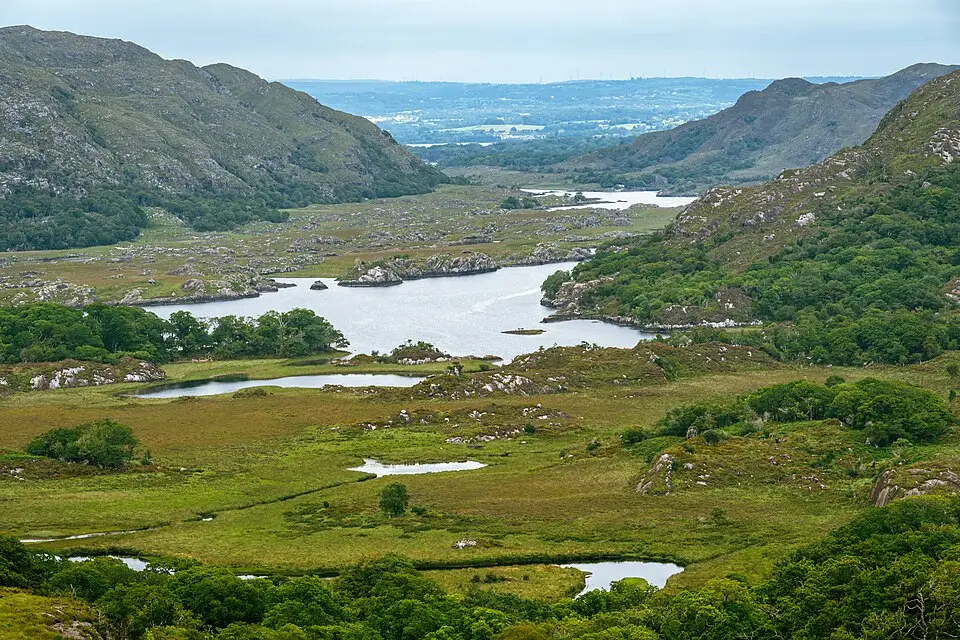 Stimmungsvolle Reiseansicht aus Irland für Singlereise Irland mit dem Bus – Reiseguide
