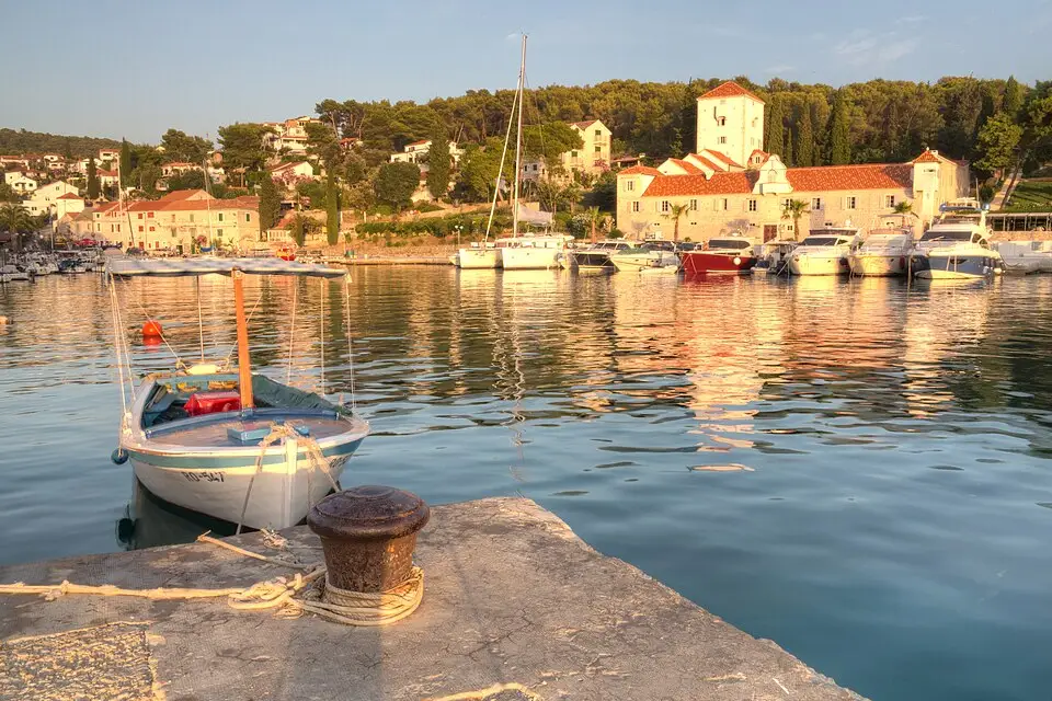 Stimmungsvolle Reiseansicht aus Dalmatien für Busreise Dalmatien übers Wochenende – Dauer & Komfort