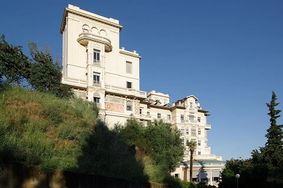 Stimmungsvolle Reiseansicht aus Côte d’Azur für Busreise Côte d’Azur ohne Nachtfahrt – Reisecheck