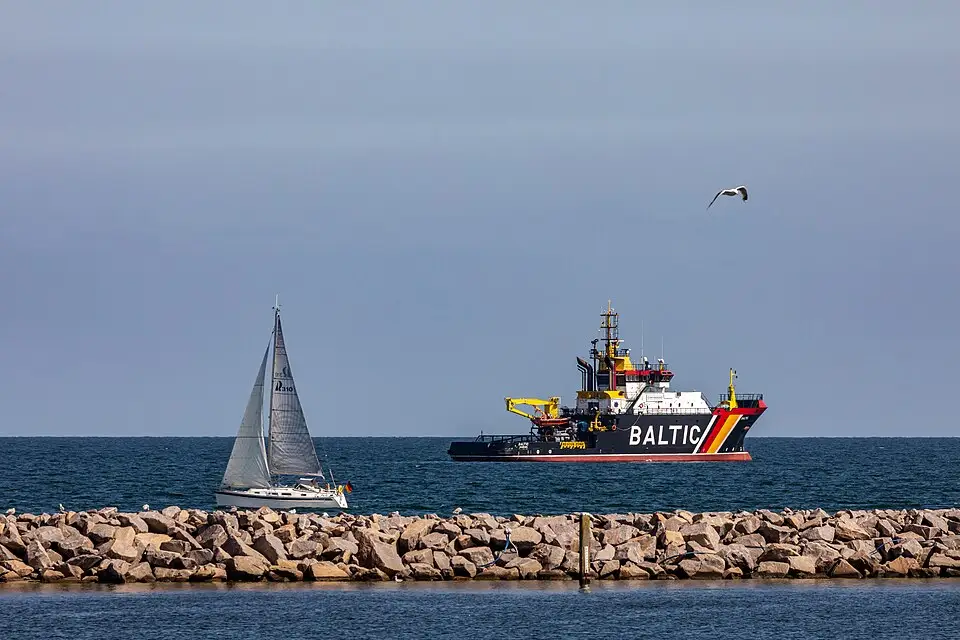 Stimmungsvolle Reiseansicht aus Ostsee für Busreise Ostsee für Alleinreisende – Dauer & Komfort