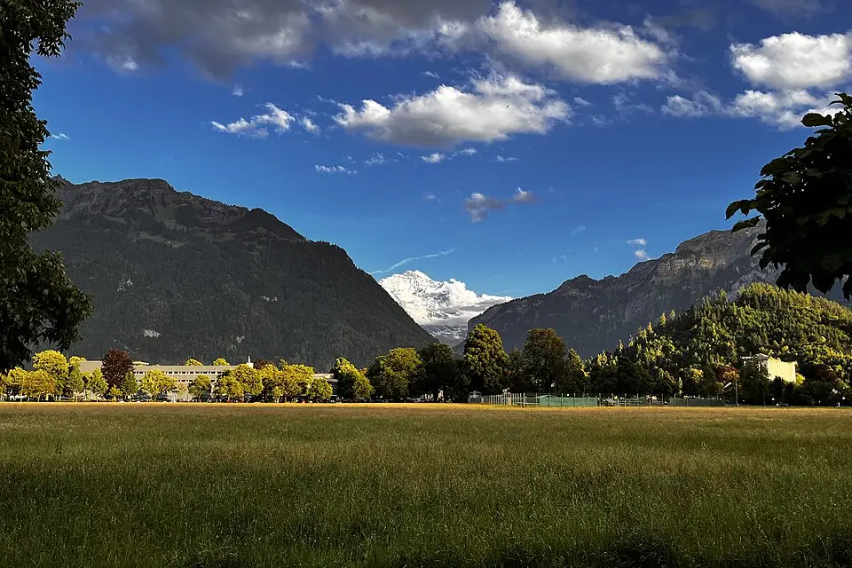 Authentischer Reisemoment in Berner Oberland – passend zu Busreise Berner Oberland für Familien – Route & Leistungen