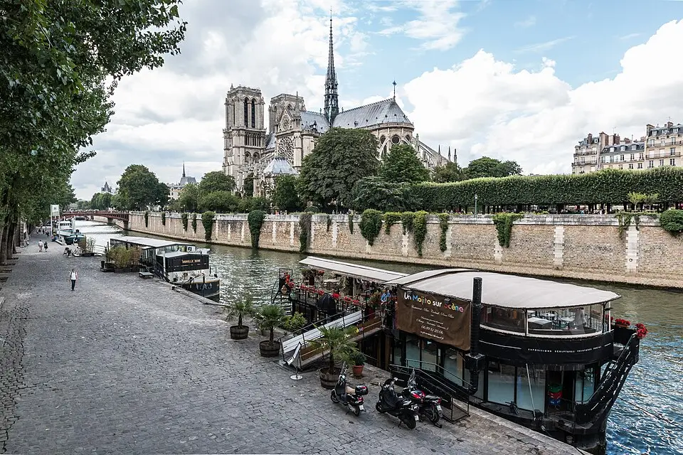 Landschaft und Sehenswürdigkeiten in Paris für Busreise Paris 5 Tage – Route & Leistungen