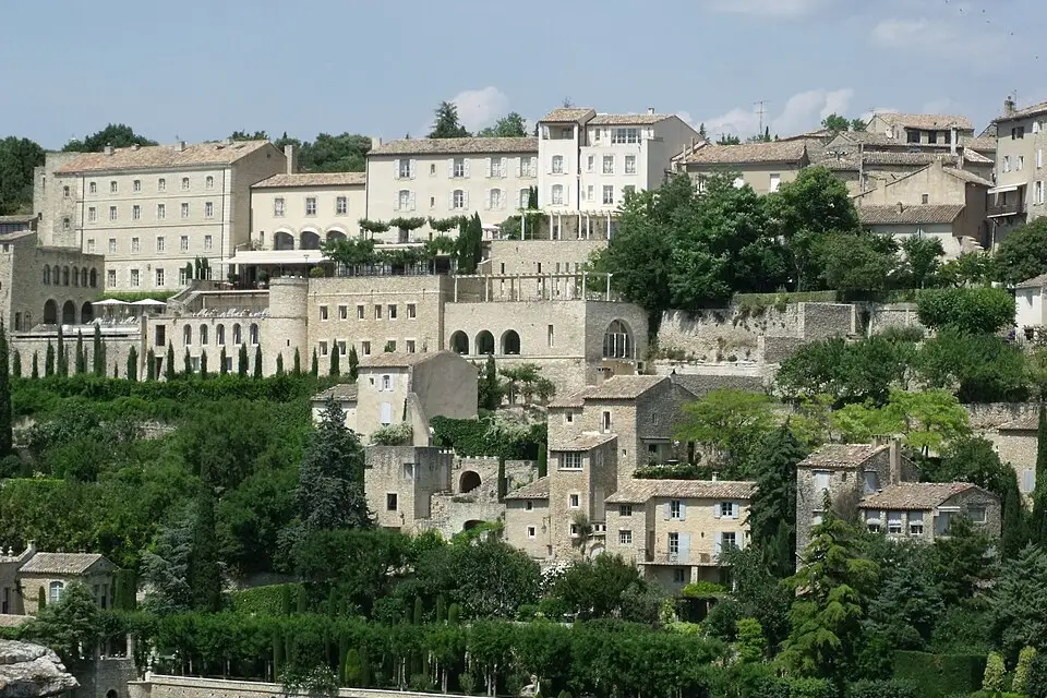 Stimmungsvolle Reiseansicht aus Provence für Busreise Provence 10 Tage – Route & Leistungen