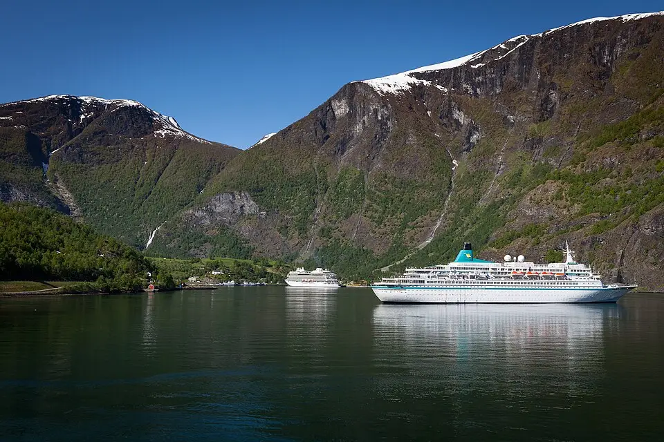 Landschaft und Sehenswürdigkeiten in Norwegische Fjorde für Adventsreise Norwegische Fjorde mit dem Bus – Reisecheck
