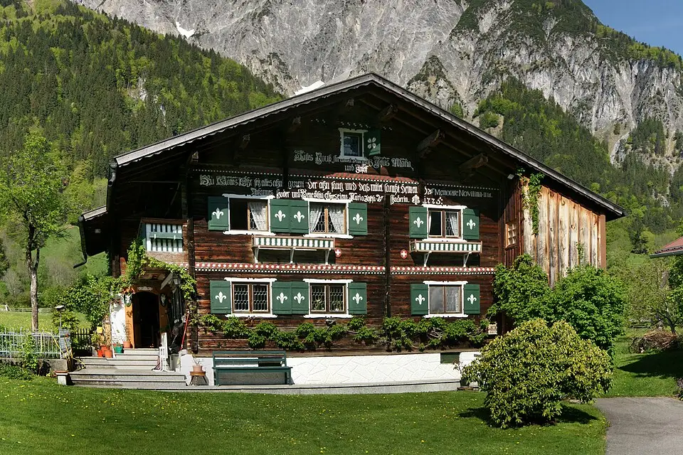 Stimmungsvolle Reiseansicht aus Vorarlberg für Busreise Vorarlberg in kleiner Gruppe – Reisecheck
