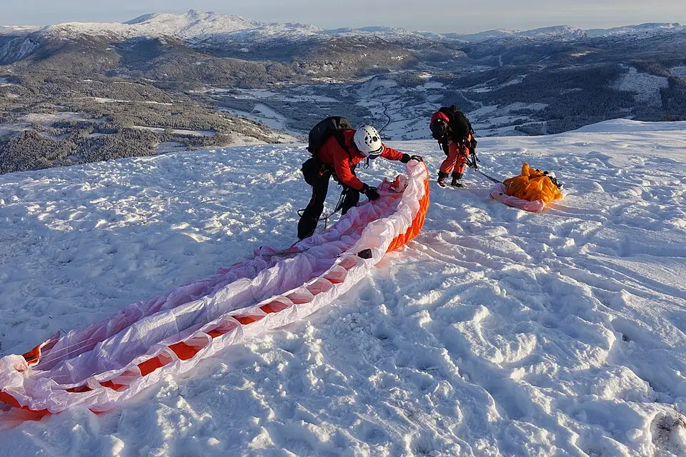 Stimmungsvolle Reiseansicht aus Norwegische Fjorde für Wellnessreise Norwegische Fjorde mit dem Bus – Dauer & Komfort