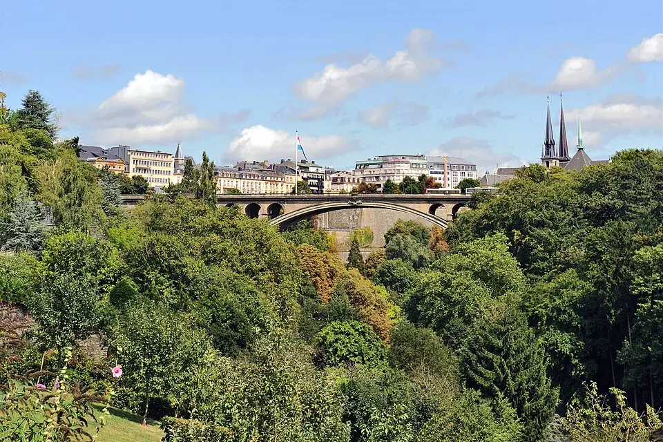 Landschaft und Sehenswürdigkeiten in Luxemburg für Busreise Luxemburg mit Reiseleitung – Reisecheck
