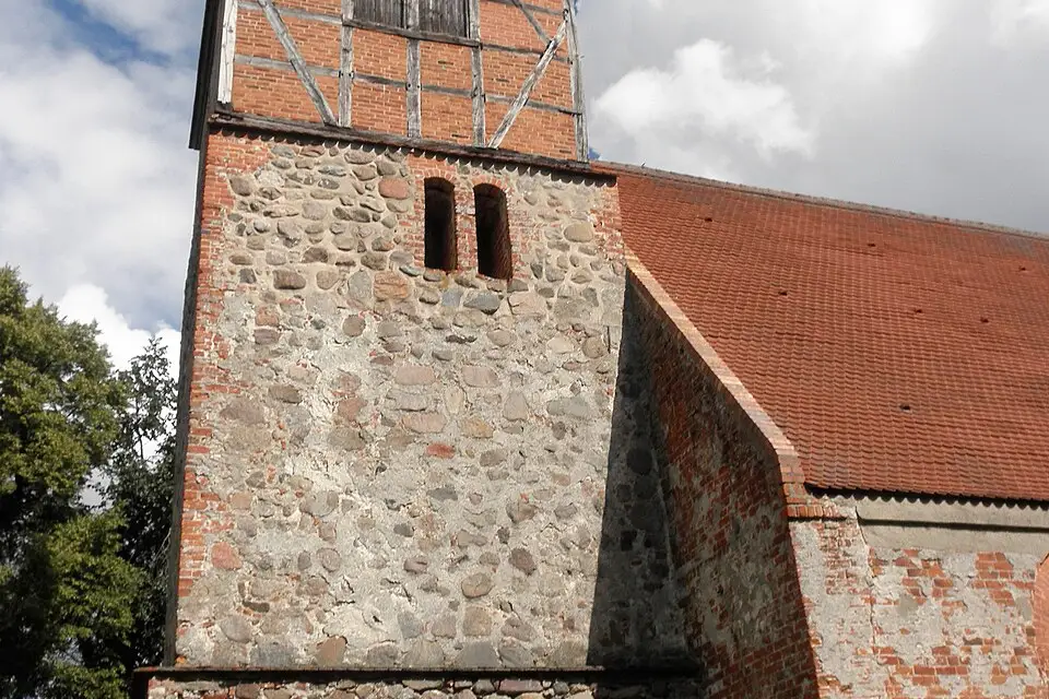 Stimmungsvolle Reiseansicht aus Mecklenburgischen Seenplatte für Adventsreise Mecklenburgische Seenplatte mit dem Bus – Reisecheck