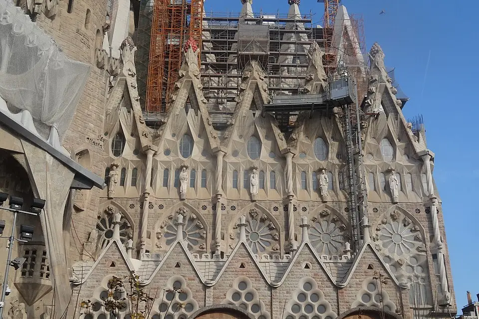 Landschaft und Sehenswürdigkeiten in Barcelona für Wellnessreise Barcelona mit dem Bus – Reisecheck