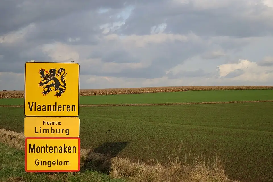 Stimmungsvolle Reiseansicht aus Flandern für Busreise Flandern in kleiner Gruppe – Route & Leistungen