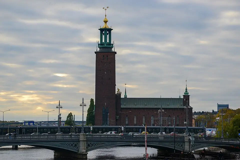 Authentischer Reisemoment in Stockholm – passend zu Busreise Stockholm mit Schifffahrt – Dauer & Komfort