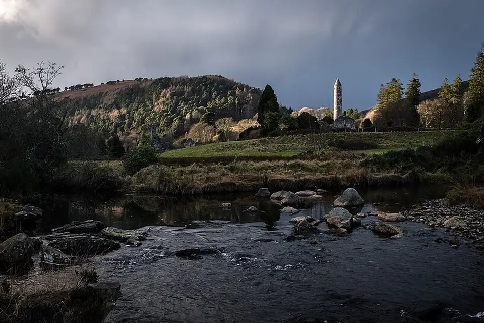 Landschaft und Sehenswürdigkeiten in Irland für Beste Reisezeit für eine Busreise Irland – Route & Leistungen