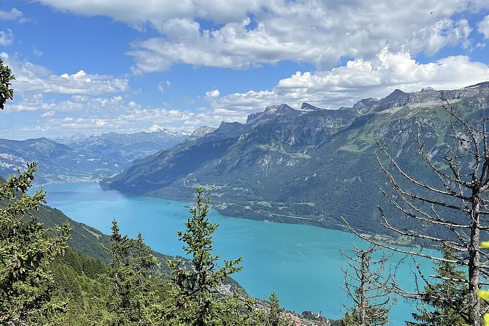 Landschaft und Sehenswürdigkeiten in Berner Oberland für Busreise Berner Oberland für Familien – Route & Leistungen