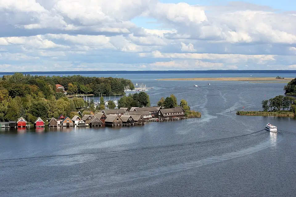 Authentischer Reisemoment in Mecklenburgischen Seenplatte – passend zu Premium Busreise Mecklenburgische Seenplatte – Reisecheck