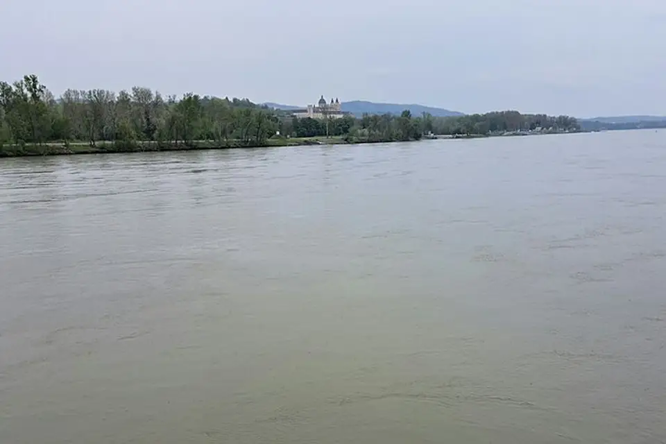 Stimmungsvolle Reiseansicht aus Wachau für Busreise Wachau mit Reiseleitung – Dauer & Komfort