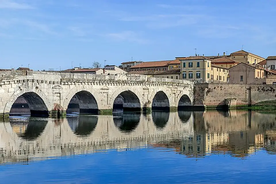 Stimmungsvolle Reiseansicht aus Emilia Romagna für Busreise Emilia-Romagna im Herbst – Reiseguide