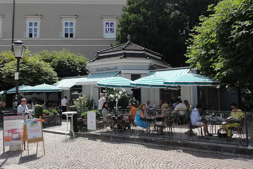 Authentischer Reisemoment in Salzburg – passend zu Premium Busreise Salzburg – Reiseguide