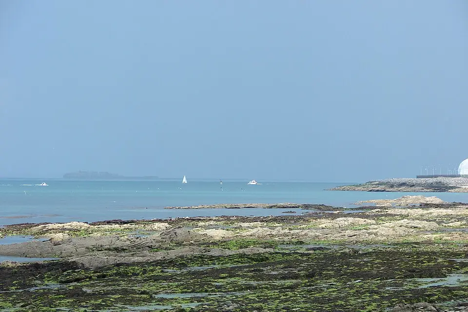 Authentischer Reisemoment in Normandie – passend zu Busreise Normandie mit Haustürabholung – Route & Leistungen