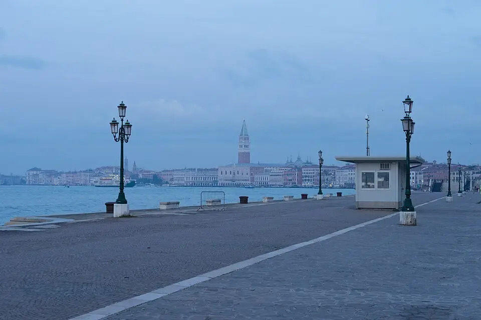 Stimmungsvolle Reiseansicht aus Venedig für Standortreise Venedig mit dem Bus – Tipps zur Auswahl