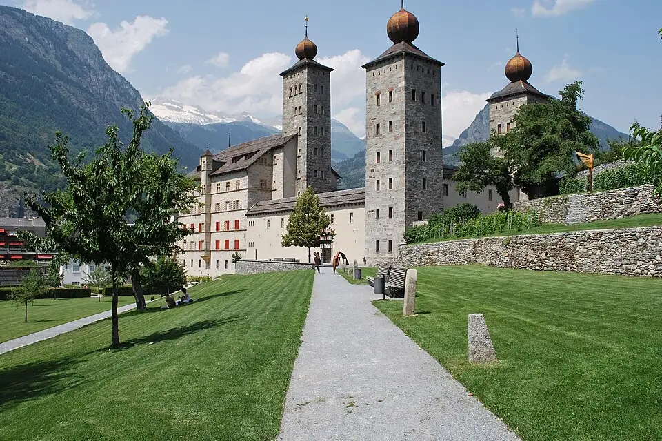 Authentischer Reisemoment in Wallis – passend zu Kulturreise Wallis mit dem Bus – ehrlich eingeordnet