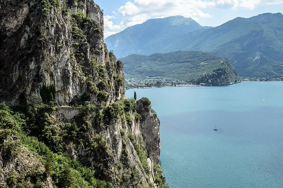 Landschaft und Sehenswürdigkeiten in Gardasee für Naturreise Gardasee mit dem Bus – Route & Leistungen