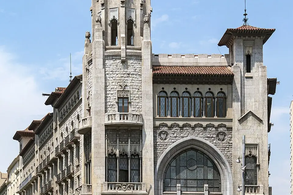 Landschaft und Sehenswürdigkeiten in Barcelona für Busreise Barcelona mit Reiseleitung – Route & Leistungen
