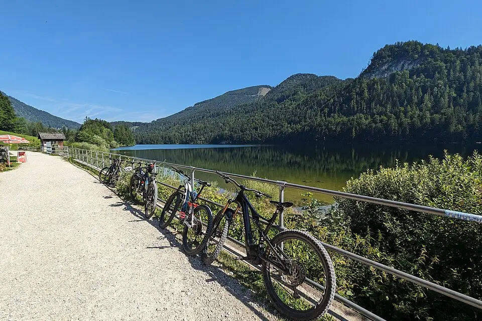 Stimmungsvolle Reiseansicht aus Salzkammergut für Adventsreise Salzkammergut mit dem Bus – Reiseguide