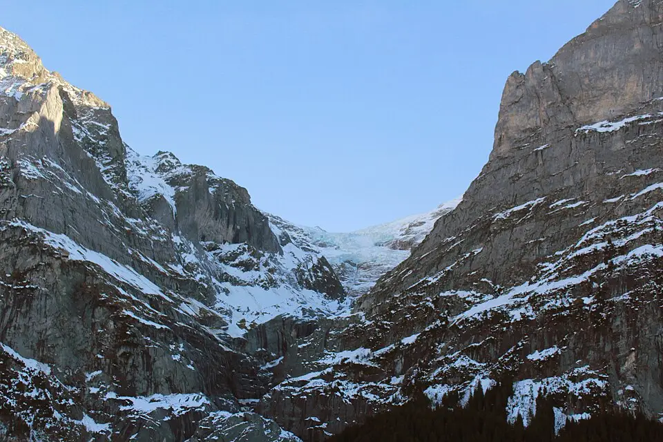Landschaft und Sehenswürdigkeiten in Berner Oberland für Busreise Berner Oberland im Herbst – Route & Leistungen