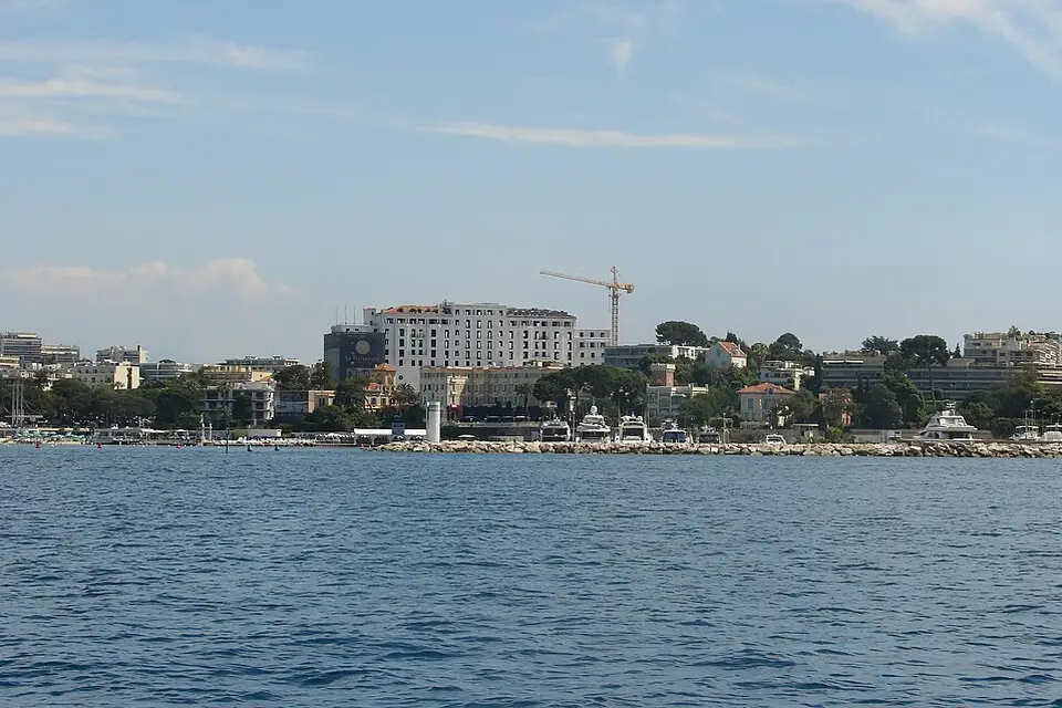 Authentischer Reisemoment in Côte d’Azur – passend zu Busreise Côte d’Azur mit Panoramabahn – Dauer & Komfort