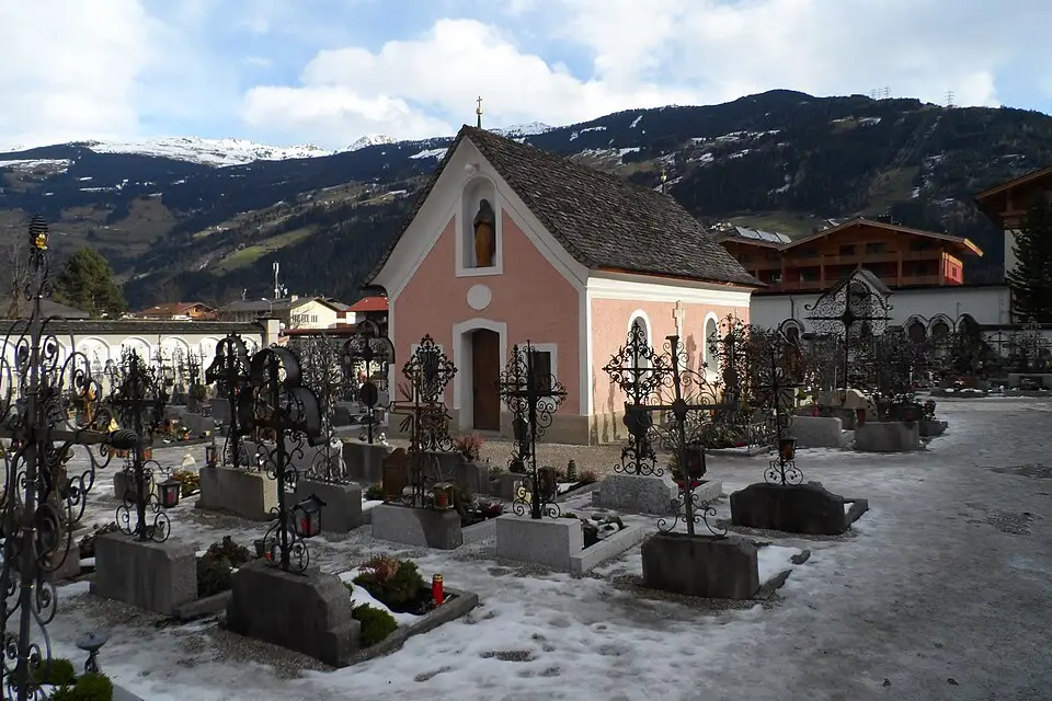 Landschaft und Sehenswürdigkeiten in Zillertal für Busreise Zillertal mit Schifffahrt – ehrlich eingeordnet