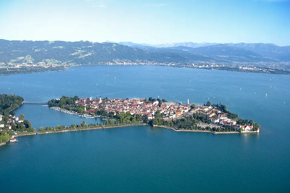 Stimmungsvolle Reiseansicht aus Bodensee für Busreise Bodensee 7 Tage – ehrlich eingeordnet