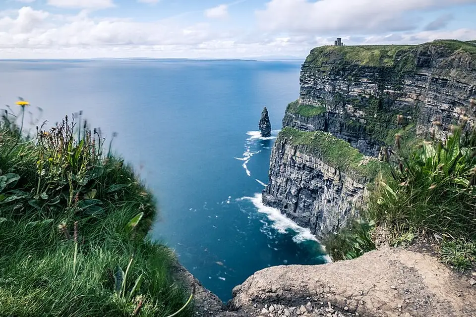 Authentischer Reisemoment in Irland – passend zu Barrierearme Busreise Irland – Dauer & Komfort