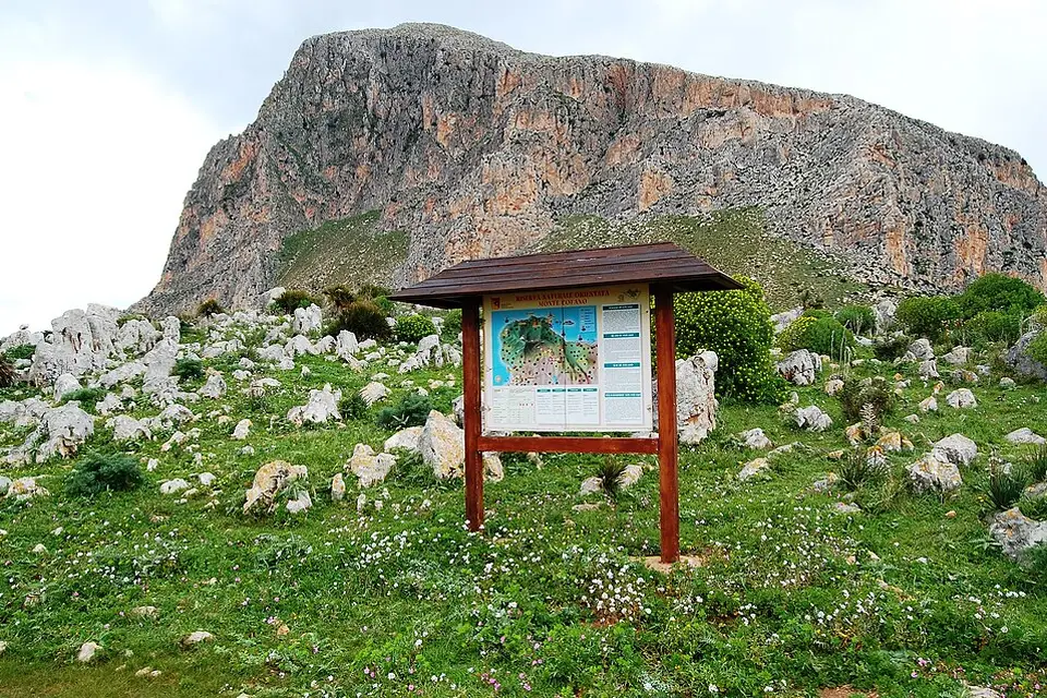 Authentischer Reisemoment in Sizilien – passend zu Busreise Sizilien mit Panoramabahn – Dauer & Komfort