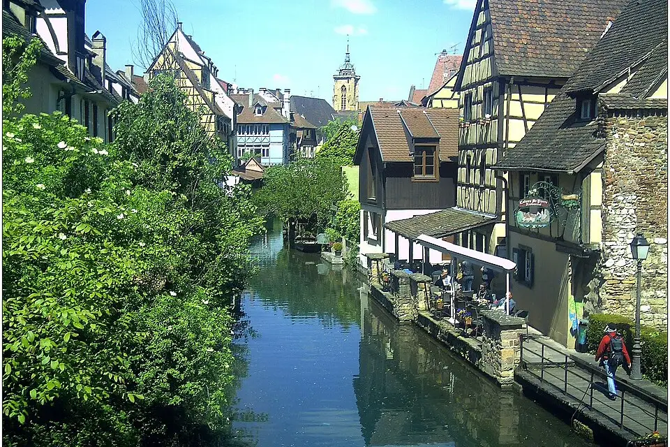 Stimmungsvolle Reiseansicht aus Elsass für Naturreise Elsass mit dem Bus – Reisecheck