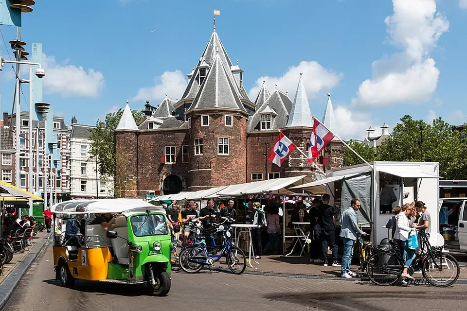 Landschaft und Sehenswürdigkeiten in Amsterdam für Busreise Amsterdam Angebote vergleichen – ehrlich eingeordnet