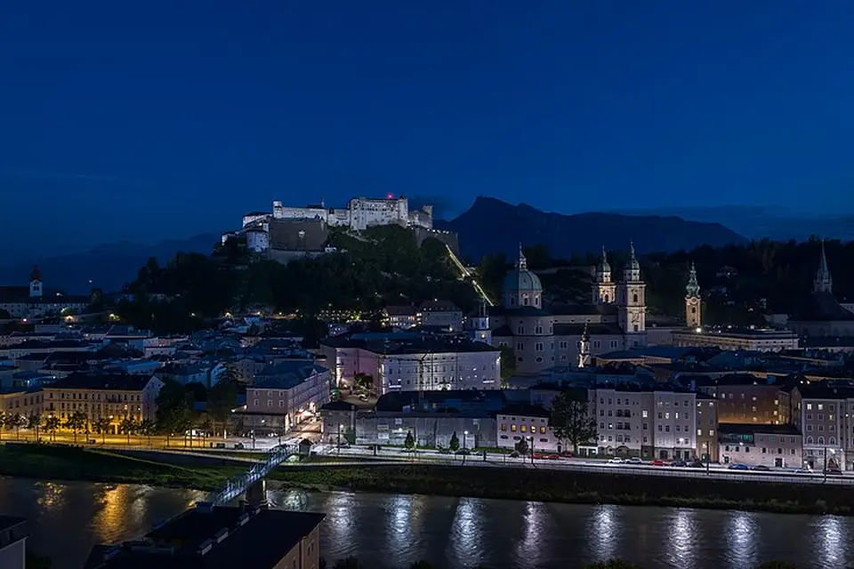 Authentischer Reisemoment in Salzburg – passend zu Barrierearme Busreise Salzburg – Route & Leistungen
