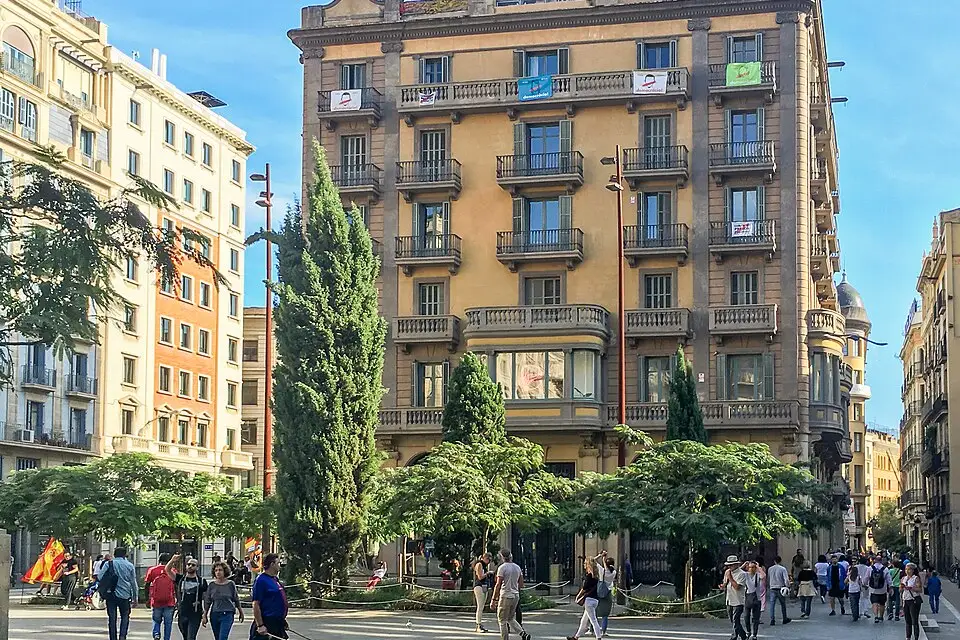 Landschaft und Sehenswürdigkeiten in Barcelona für Beste Reisezeit für eine Busreise Barcelona – Dauer & Komfort