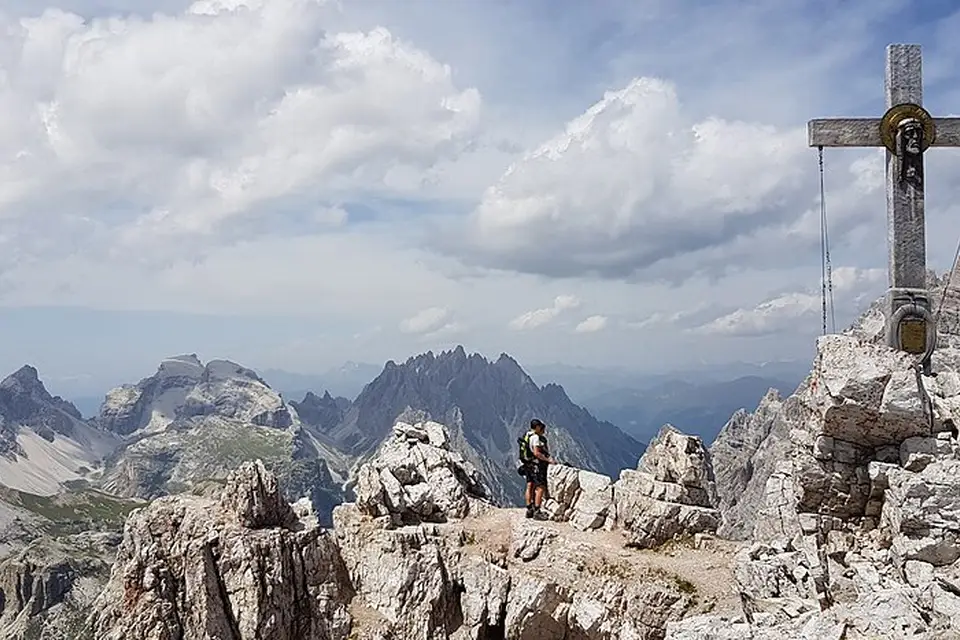 Stimmungsvolle Reiseansicht aus Südtirol für Busreise Südtirol mit wenig Gehstrecke – Route & Leistungen