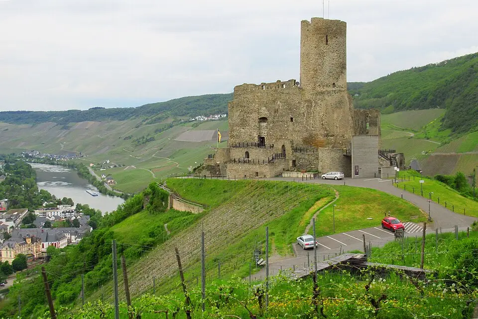 Authentischer Reisemoment in Mosel – passend zu Busreise Mosel ohne Nachtfahrt – Dauer & Komfort