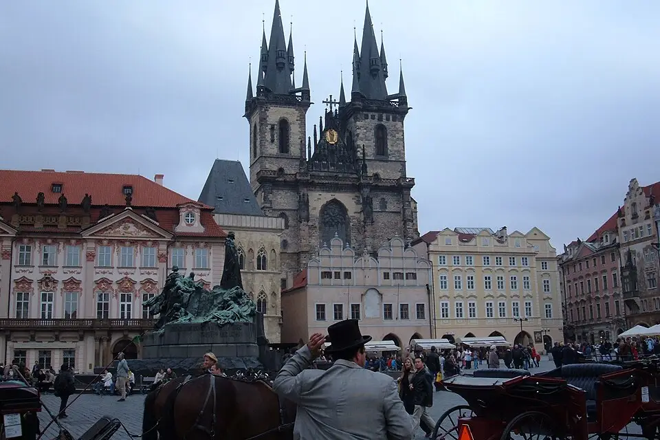 Landschaft und Sehenswürdigkeiten in Prag für Busreise Prag mit wenig Gehstrecke – Reiseguide