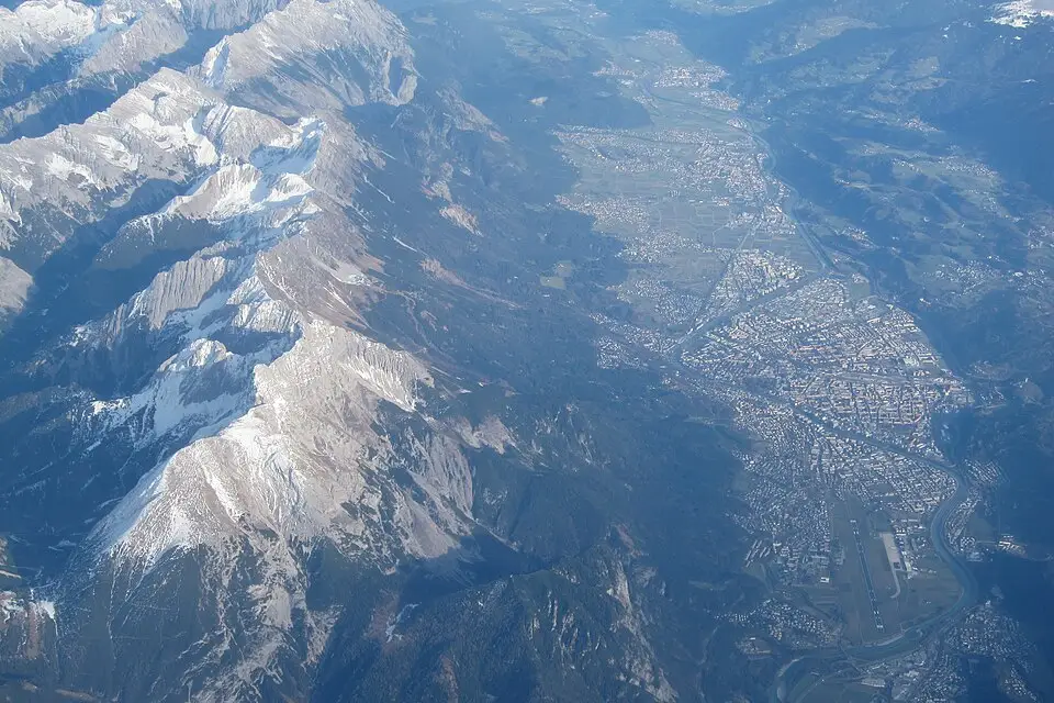Stimmungsvolle Reiseansicht aus Tirol für Busreise Tirol übers Wochenende – Route & Leistungen
