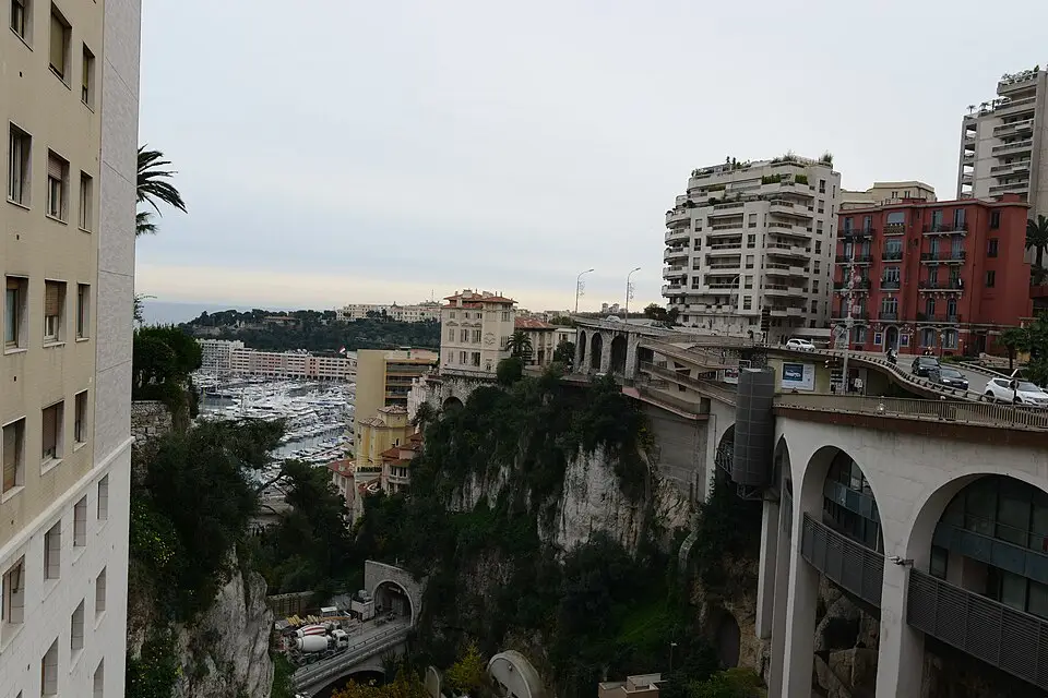 Authentischer Reisemoment in Côte d’Azur – passend zu Busreise Côte d’Azur Angebote vergleichen – Route & Leistungen