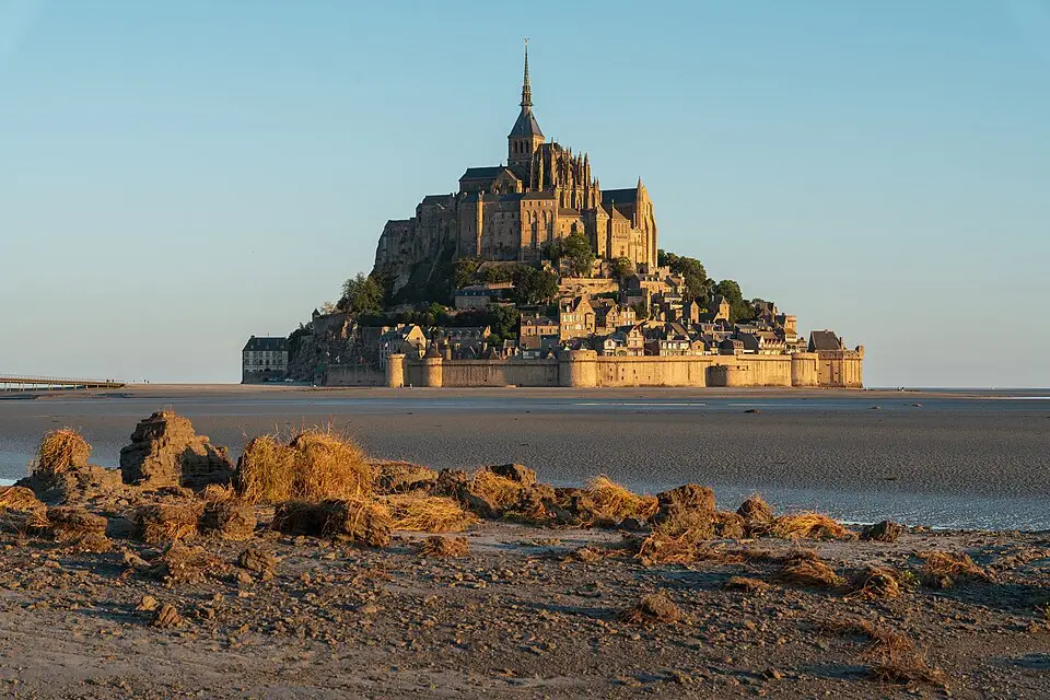 Authentischer Reisemoment in Normandie – passend zu Busreise Normandie für Senioren – Reiseguide